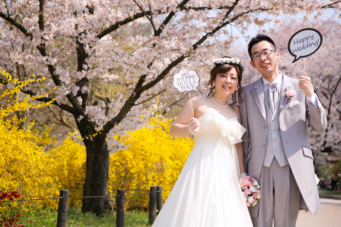 結婚式前撮り京都 フォトプロップスを使って撮影