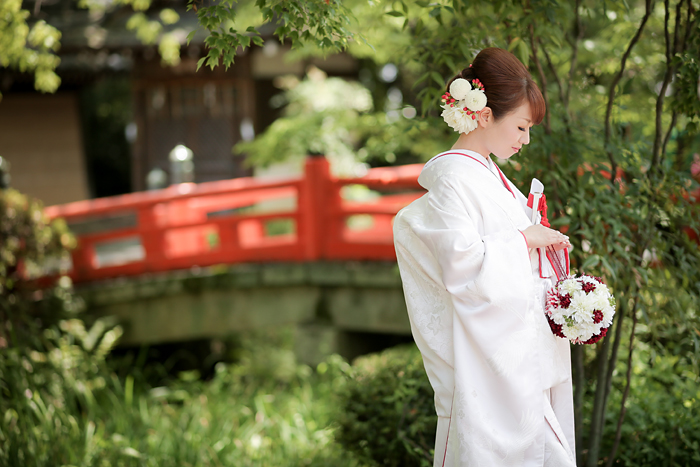 今宮神社で白無垢を着て結婚式の前撮り撮影