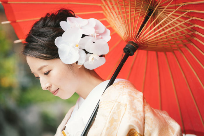 胡蝶蘭のヘアアクセサリー｜京都ロケーション前撮り 「花嫁和婚」 ブログ