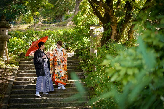 敷地の中に広大な日本庭園を持つ自然公園幸せの森（円山公園）ショット